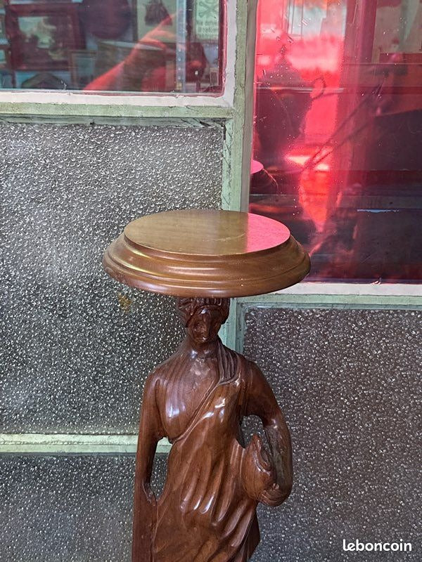 Statue marron – Vintage – Ornement – Femme drapée bois