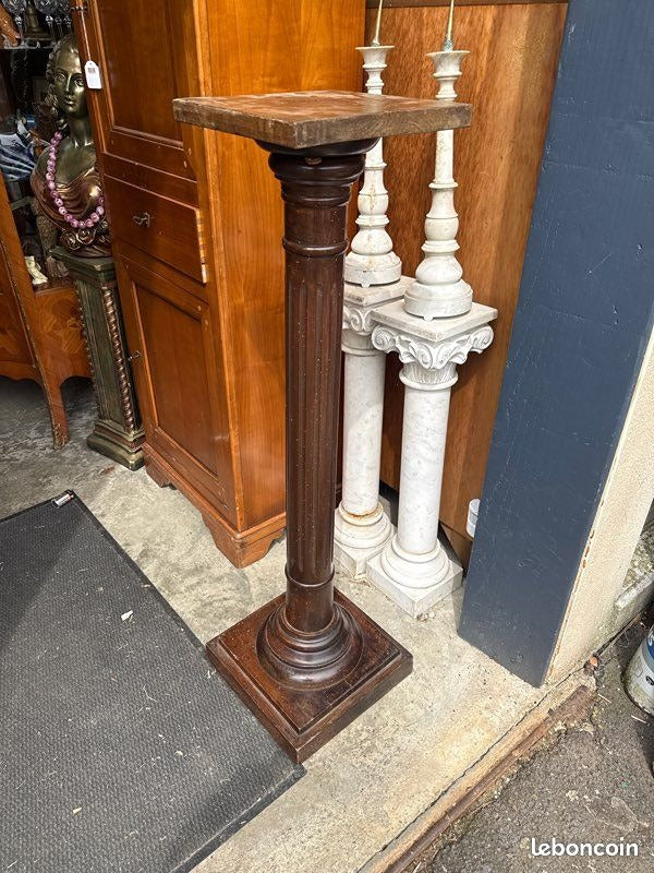 Sellette – Colonne en bois – Mobilier – Style vintage fluté