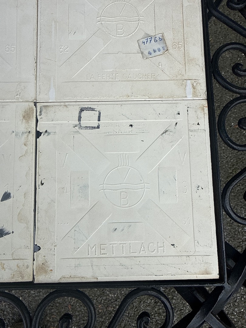 Guéridon – Villeroy & Boch – Décoration – Fer forgé et carreaux