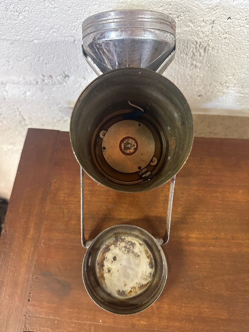 Lampe torche vintage – Métal et Dôme en plastique rouge