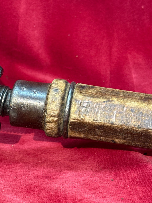 Clé anglaise Etau a main ancien bois et acier