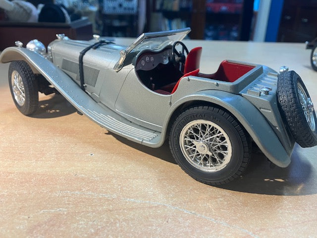 Voiture Collection Jaguar ss 100 1/18 Burago