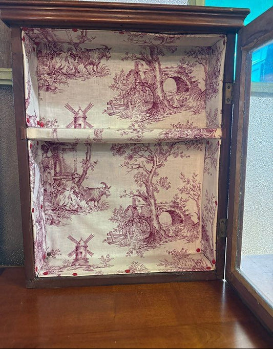 Vitrine murale – Bois – Décoration – Intérieur Toile de Jouy