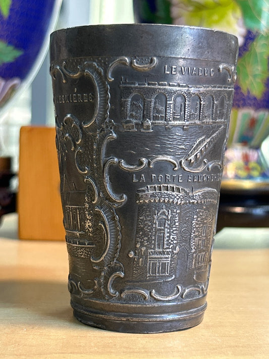 Timbale en étain – B.&k. – Objet de collection – Souvenir de Laval