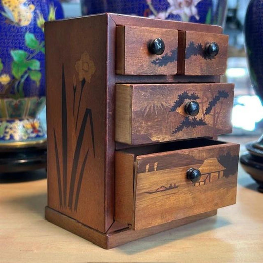 Cabinet Miniature Marqueterie bois Représentant le Mont Fugi