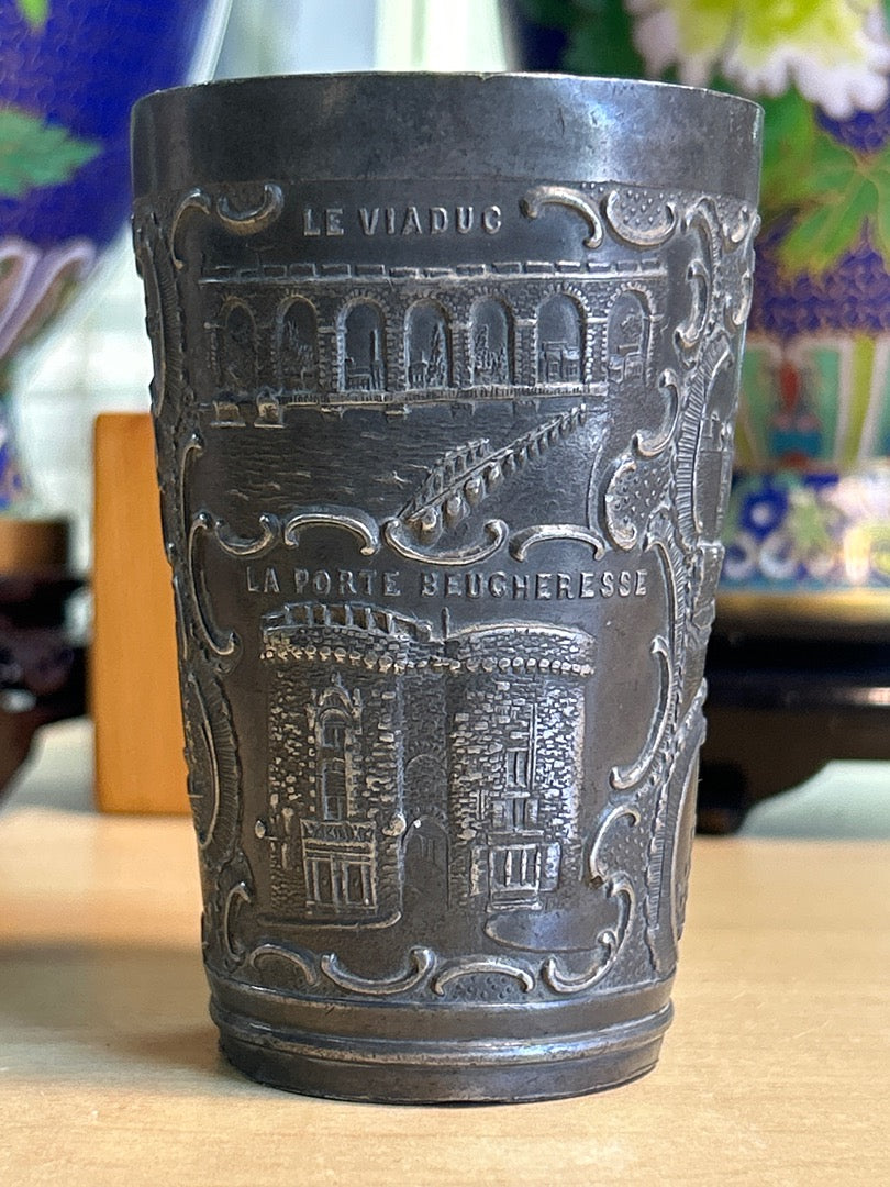 Timbale en étain – B.&k. – Objet de collection – Souvenir de Laval
