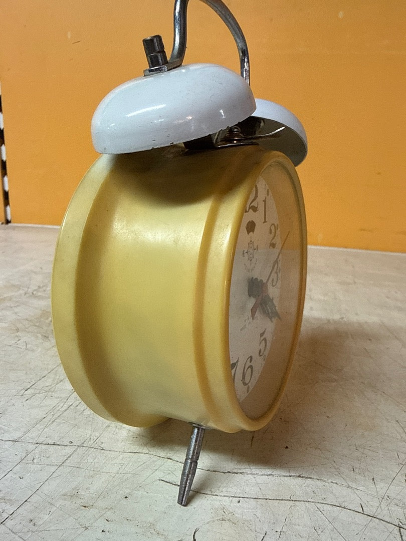 Réveil Helm Brand – Ancien en métal jaune
