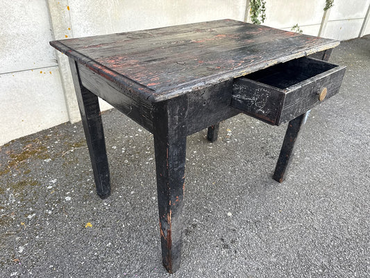 Table de ferme – Artisanale – Mobilier – Bois noir patiné