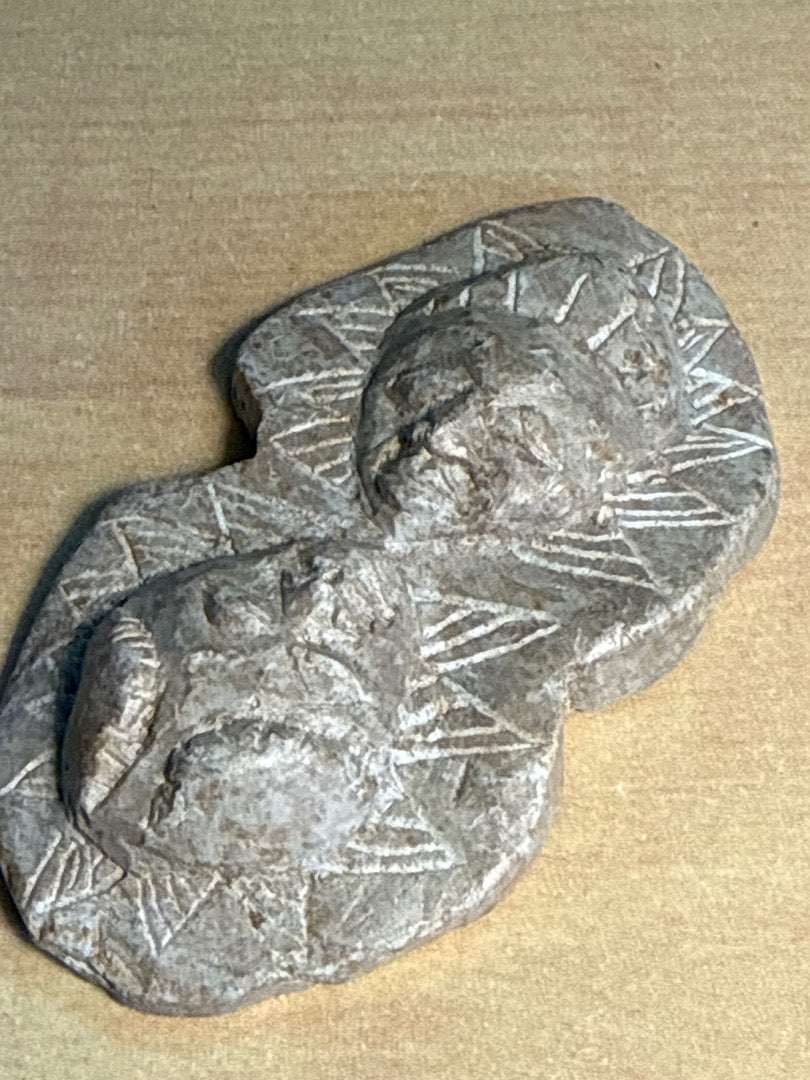 Statuette en pierre – Artisanal – Ornement – Motif ethnique