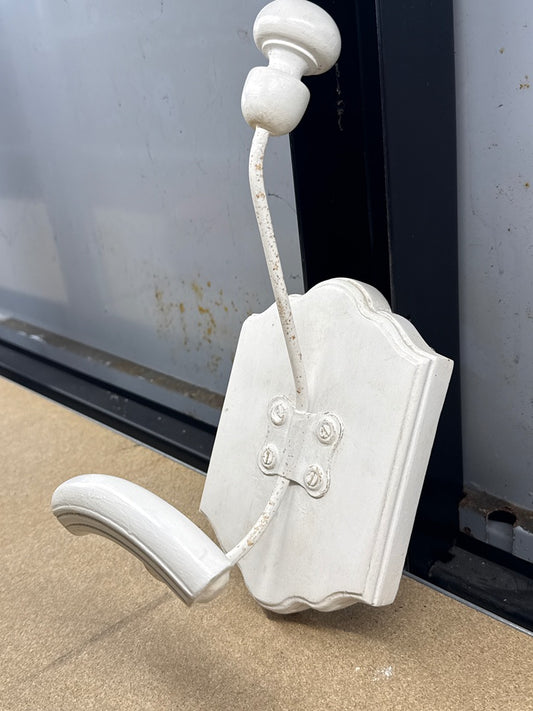 Patère – – Rangement – En bois et métal blanc