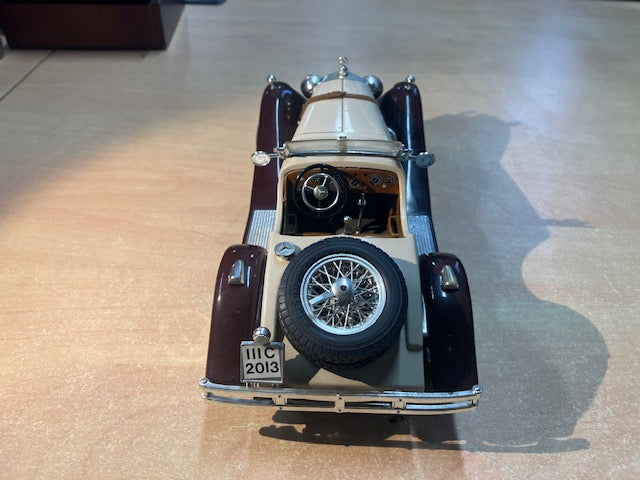 Voiture Collection Mercedes benz SSK 1/18 Burago