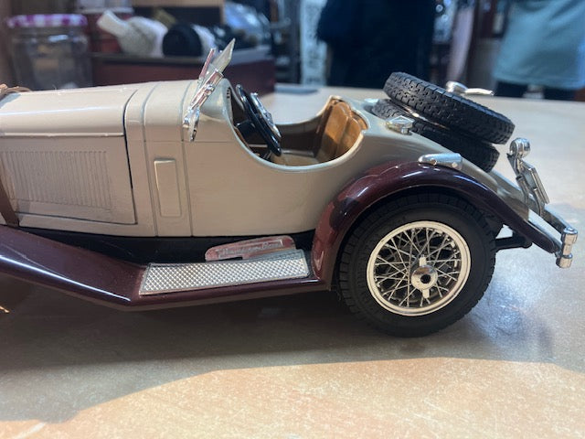 Voiture Collection Mercedes benz SSK 1/18 Burago