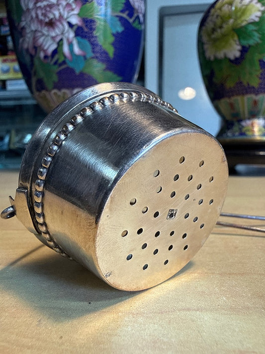 Infuseur à thé – Métal argenté – Ustensile de cuisine – Forme seau vintage