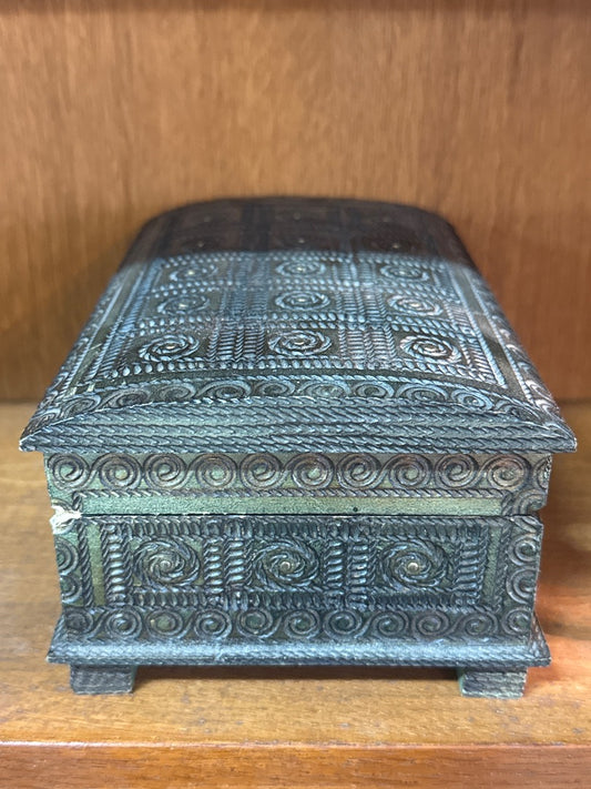 Boîte décorative – Coffret en bois sculpté