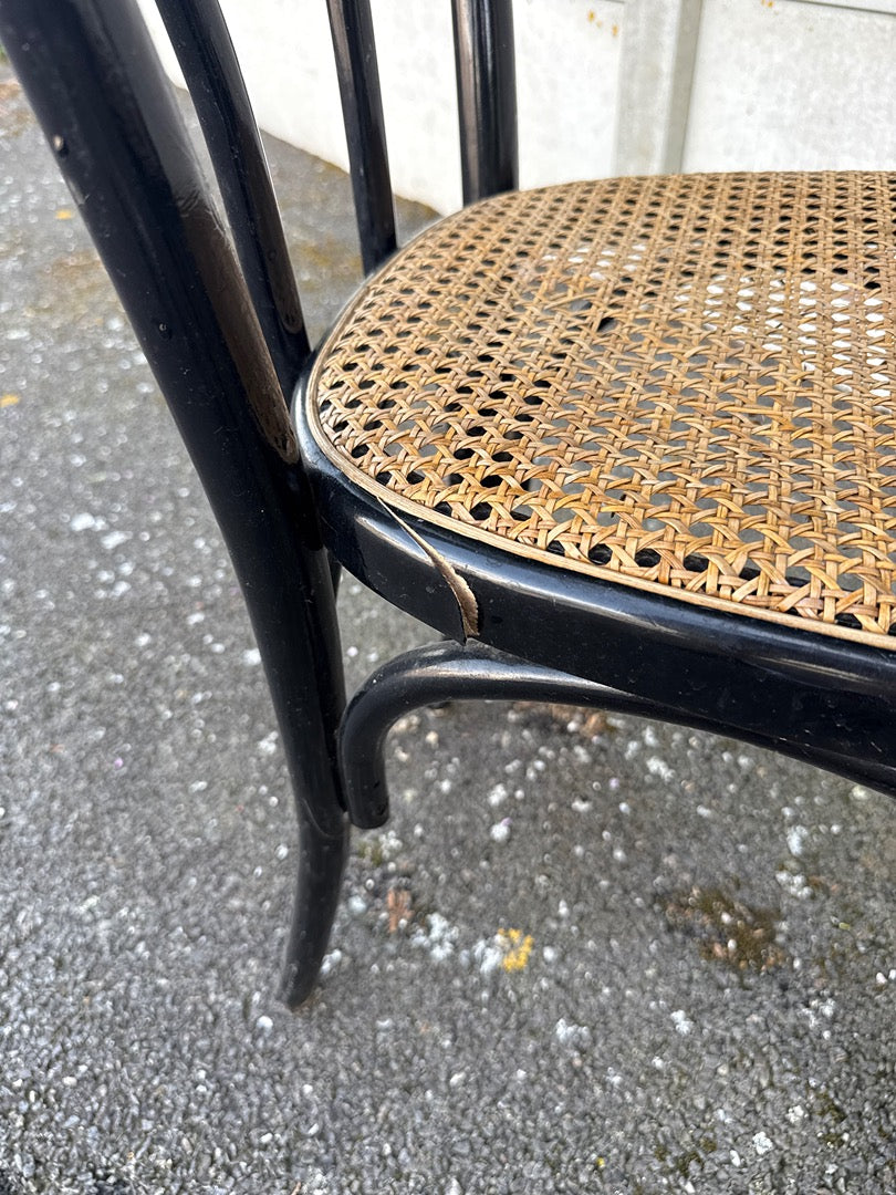 Chaises bistrot – Style Thonet – Mobilier – Bois noir et canne