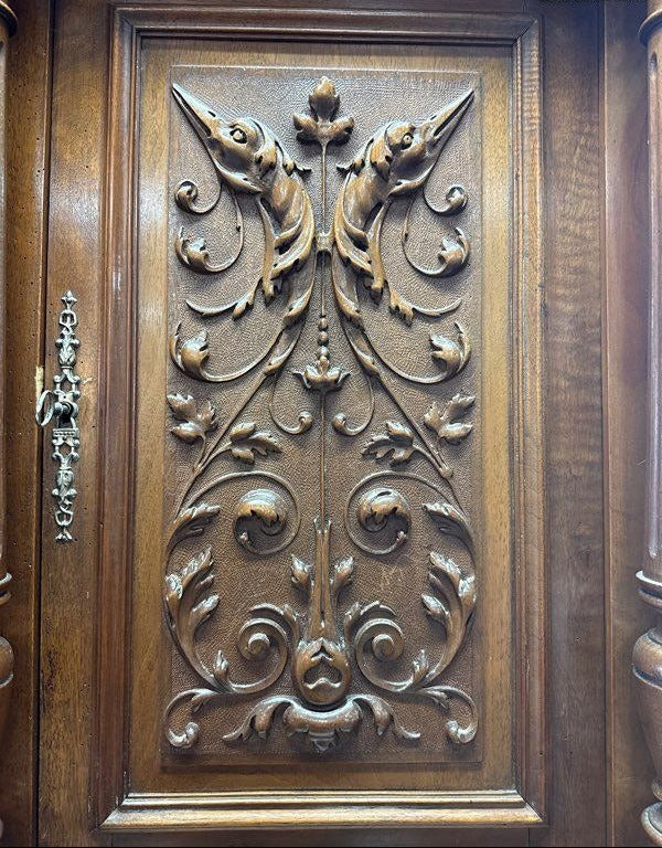 Buffet deux corps – Style Henri 2 – Ornement – Chêne sculpté