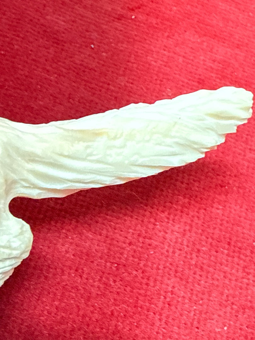 Petite figurine chat en os sculpté Signé Lechat