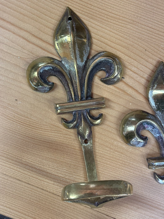 Embrasse de rideaux Patère – Vintage – Décoration – Fleur de lys laiton