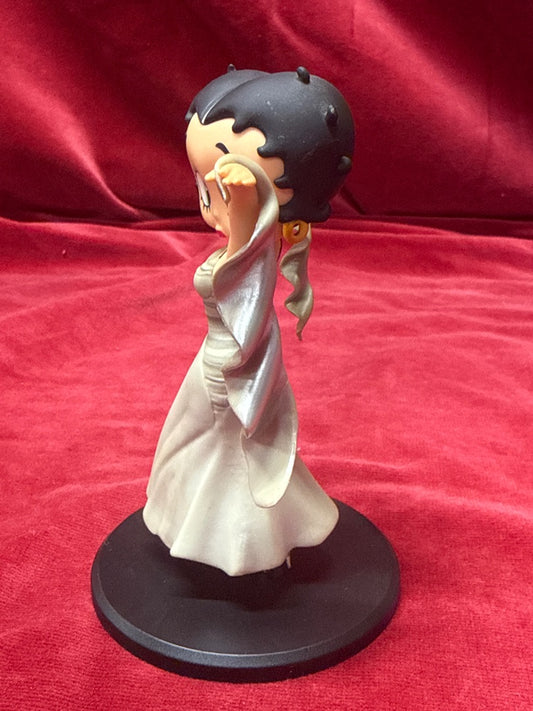 Figurine Betty Boop robe blanche socle rond Fleischer Studios