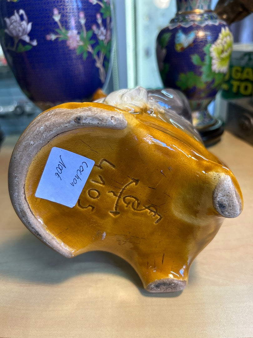 Pichet barbotine cochon garçon de café