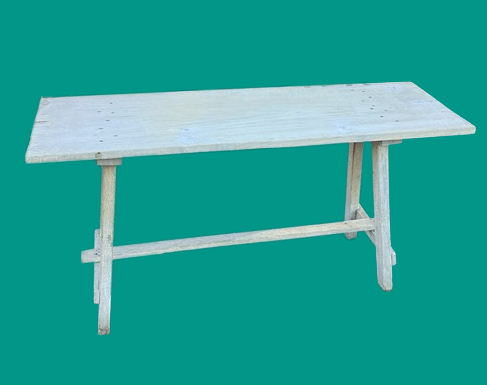 Ancienne Table à Laver Blanchie par le Temps