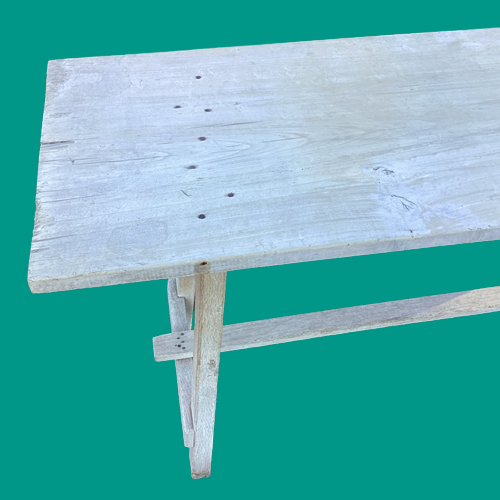 Ancienne Table à Laver Blanchie par le Temps