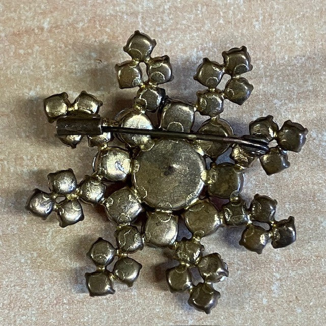 Ancienne Broche Vintage Strass Irisés Monture En Métal Doré