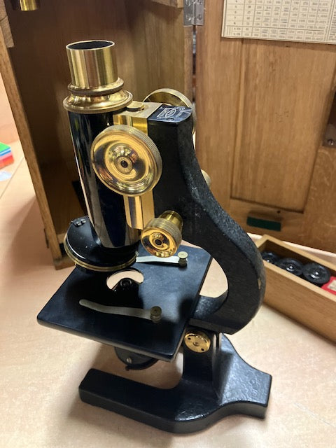 Microscope Nachet Paris Avec boite en Bois Et Accessoire