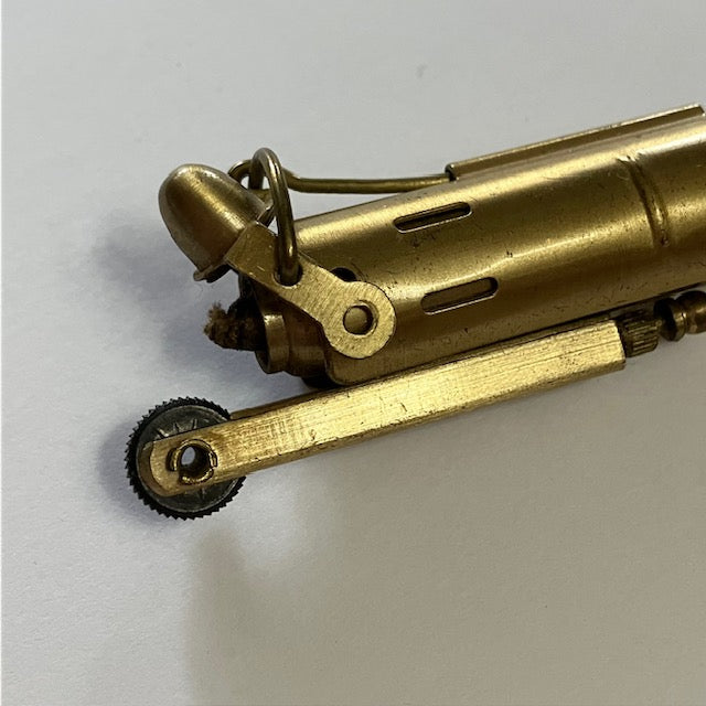 Briquet Porte Clé Tempête Armée Militaire Métal Dorée Laiton