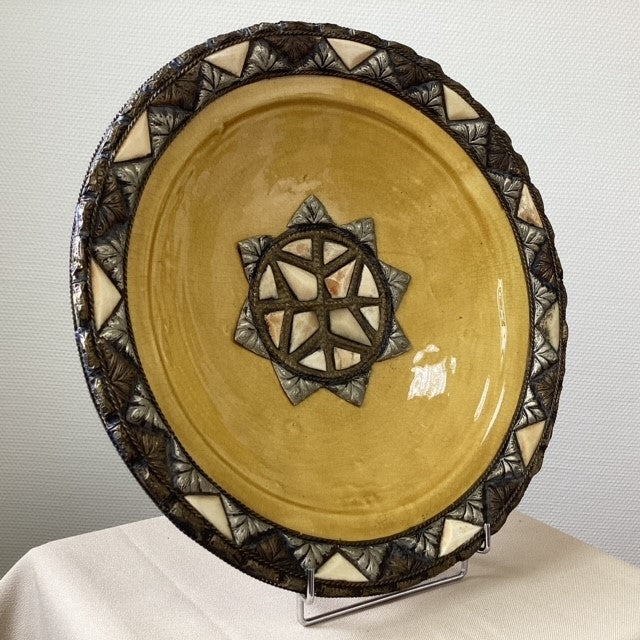 Grand et Jolie Plat Mural De Type Oriental Os Jaune