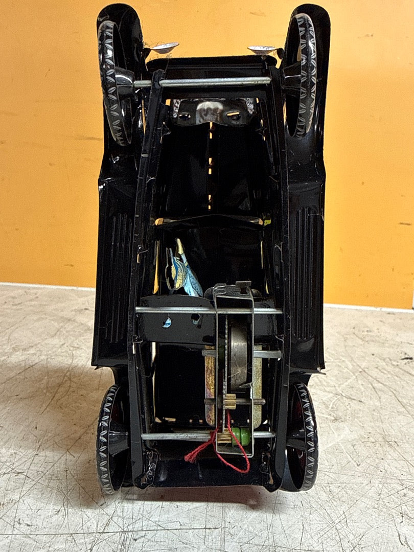Voiture ancienne – Taxi en tôle