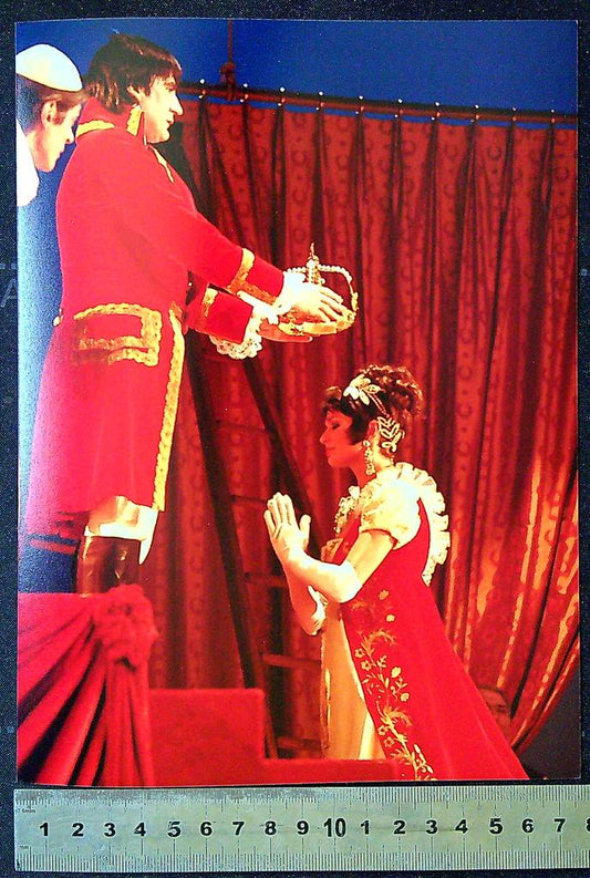 Photo de théâtre – Serge Lama - Opéra – Souvenir – Scène en rouge