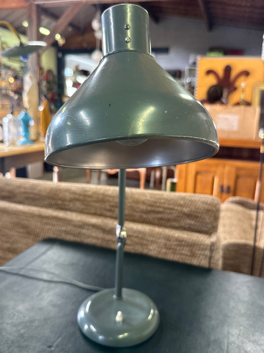 Lampe de bureau vintage – Lampe articulée en métal vert Jumo