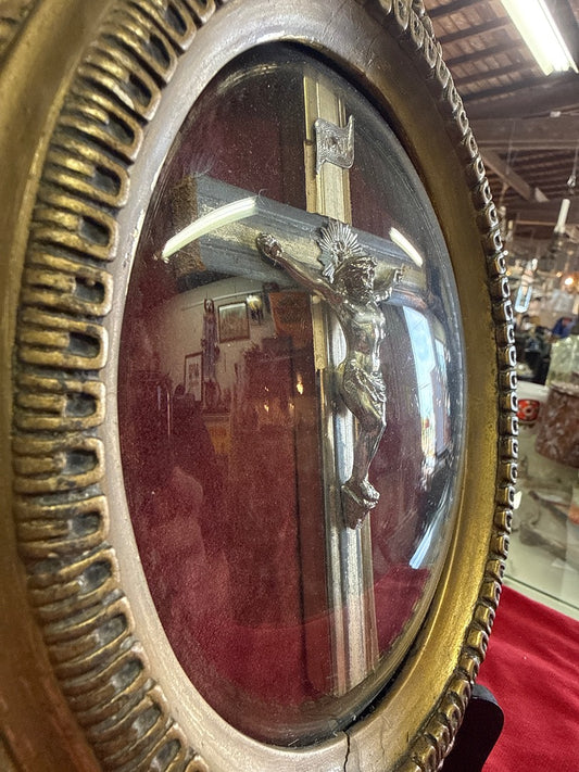 Cadre crucifix – Ornements – Cadre médaillon ancien doré