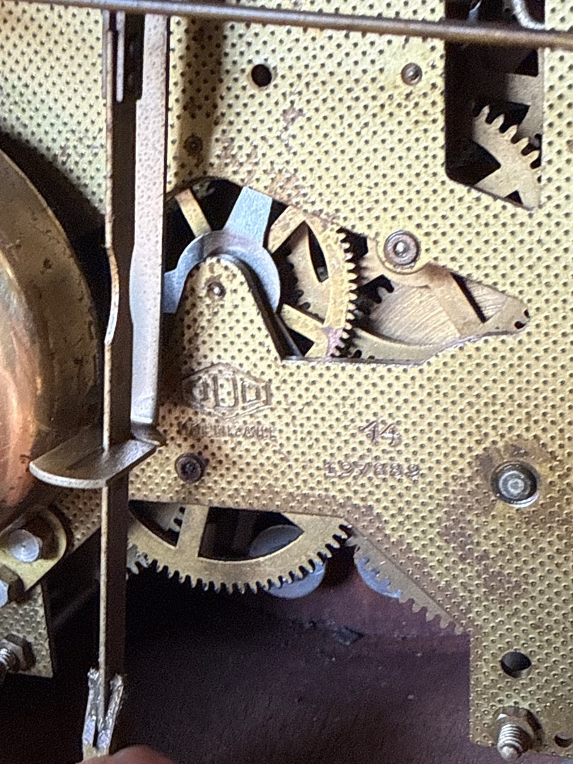 Pendule portique – Odo – Horloge – Colonnes laiton