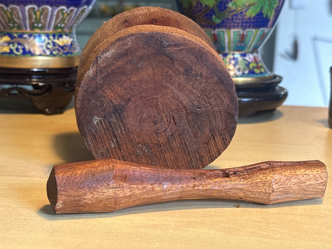 Mortier et pilon – Bois sculpté vintage