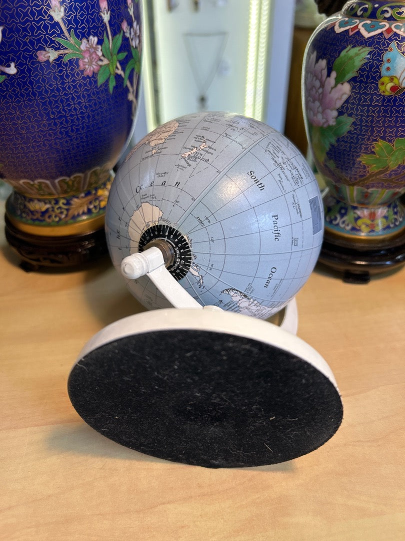 Petit Globe Terrestre