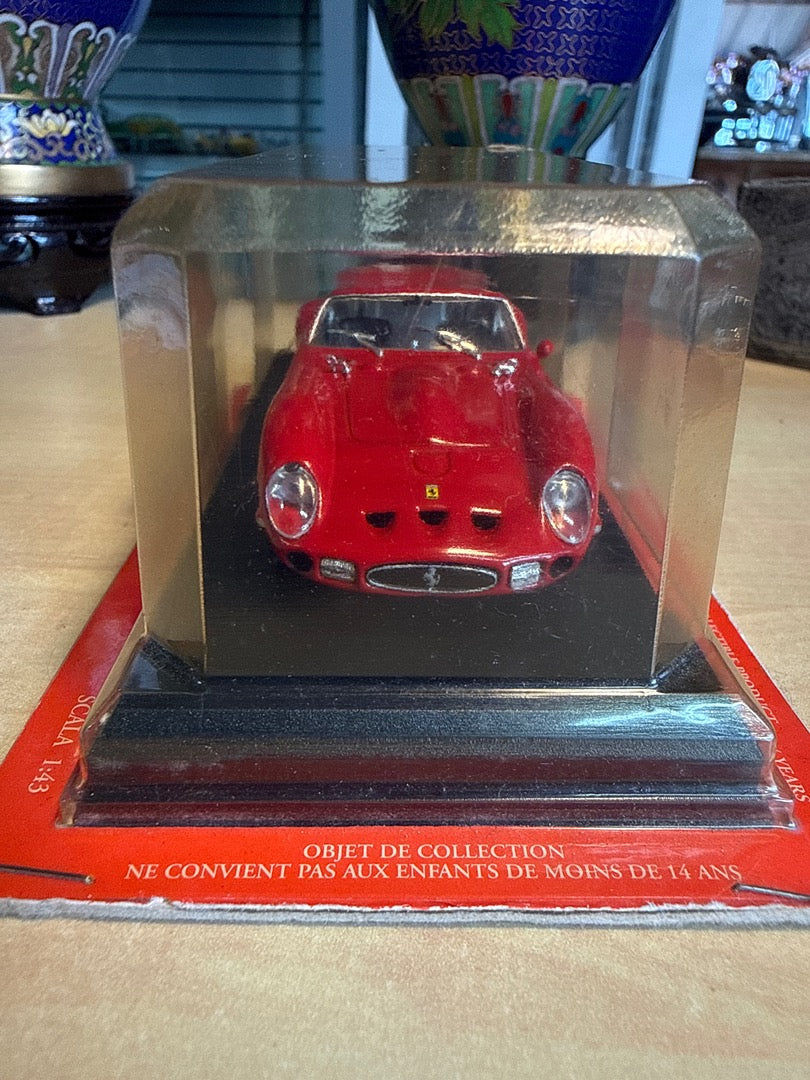 Voiture rouge – Ferrari 250 Gto 1/43 – Collection
