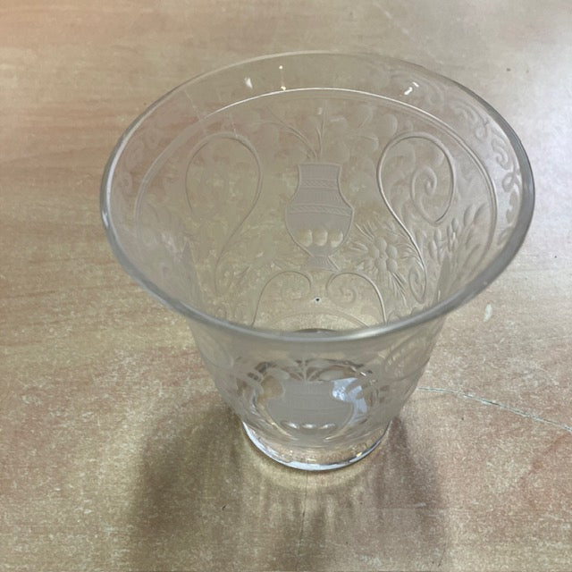 Ancien Petit Vase En Verre Gravé Décor Fleurs Et Pot