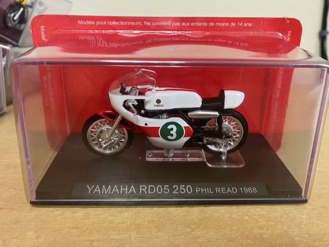 Moto Course Yamaha RD05 250 Phil Read 1968