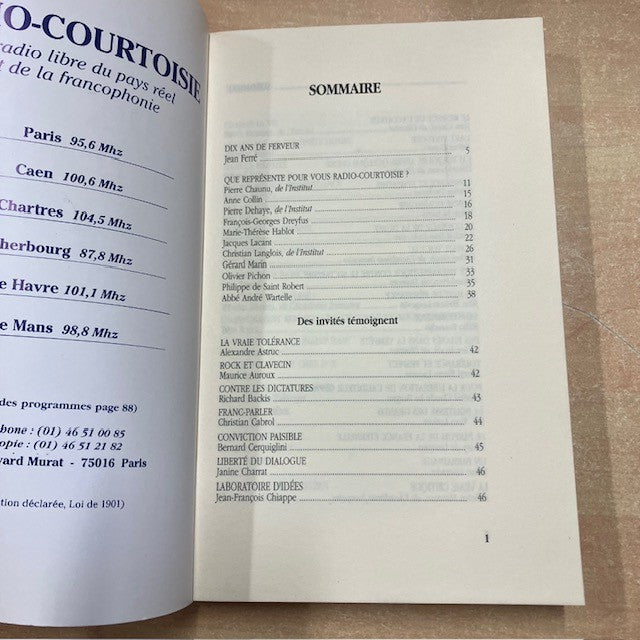 Livre Dix Ans De Ferveur, Par Le Courrier De Radio-Courtoisie