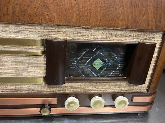 Poste radio tsf Lemouzy série OYG numéro 72