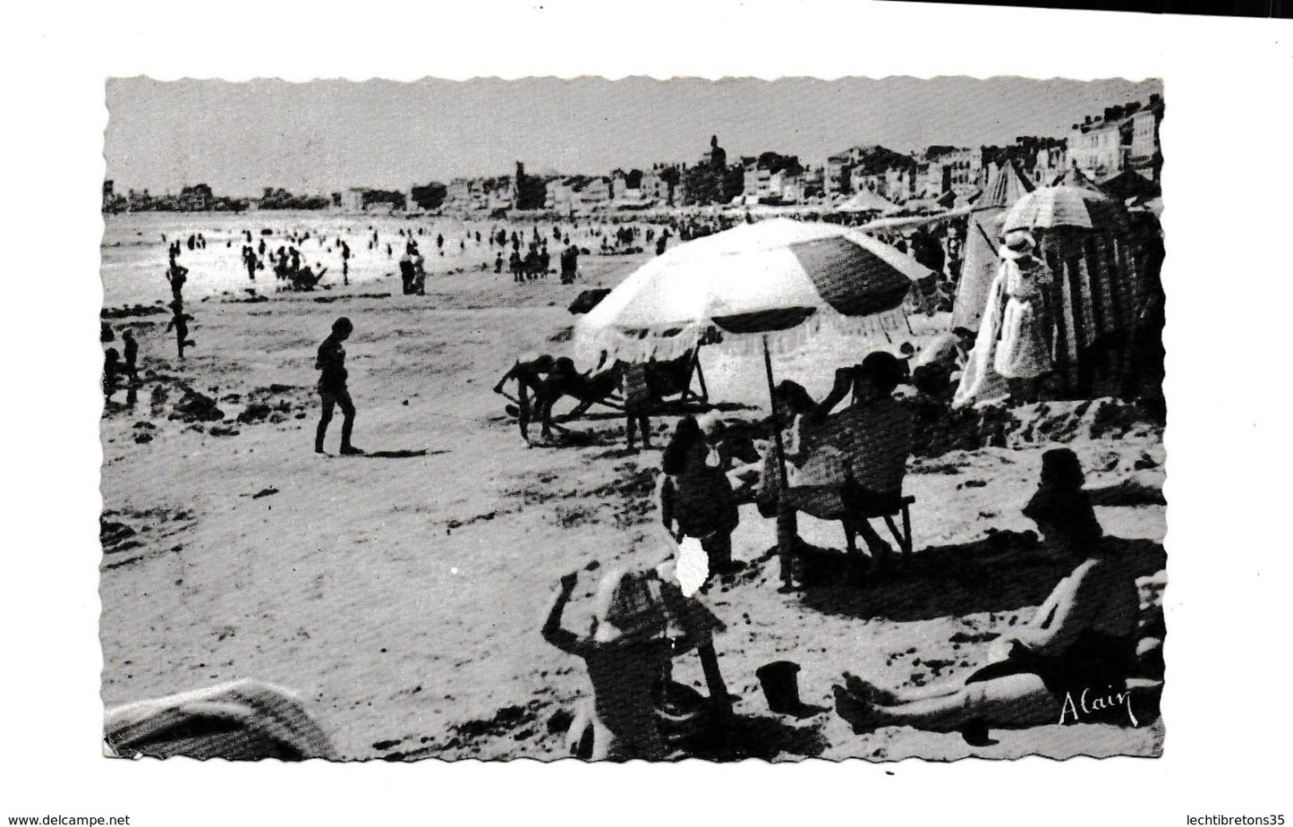 Carte postale - LES SABLES D'OLONNE VENDEE 23 LA PLAGE