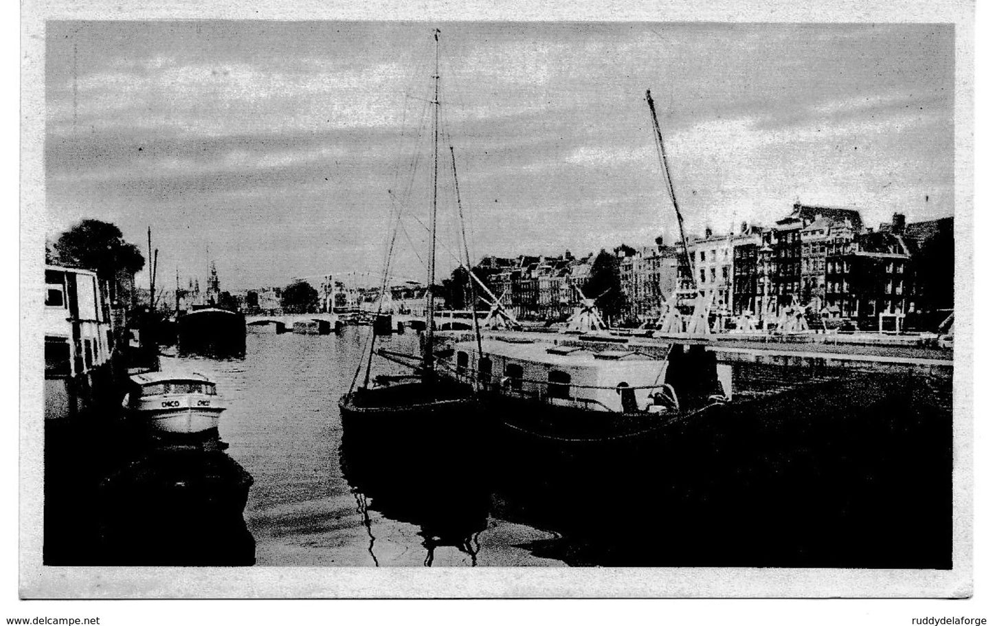 Carte postale - 12 / 296 AMSTERDAM AMSTEL MET MAGERE BRUG BATEAUX