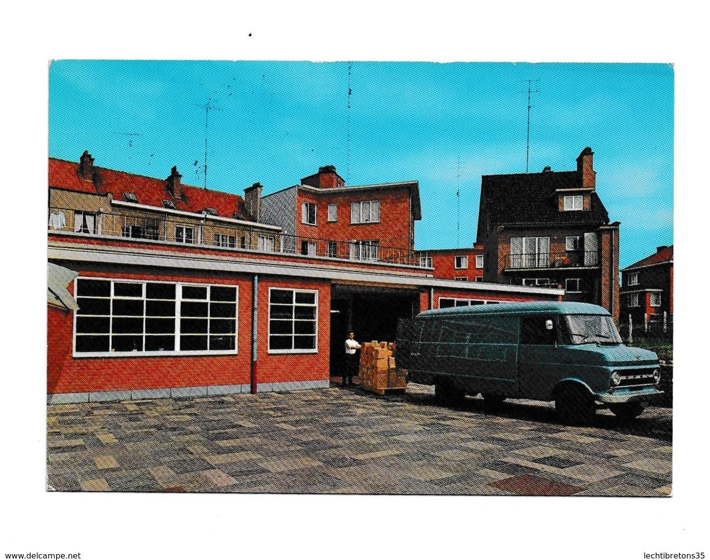 Carte postale - bureaux Jéhovah 1971 dépôts des publications Belgique fourgon OPEL