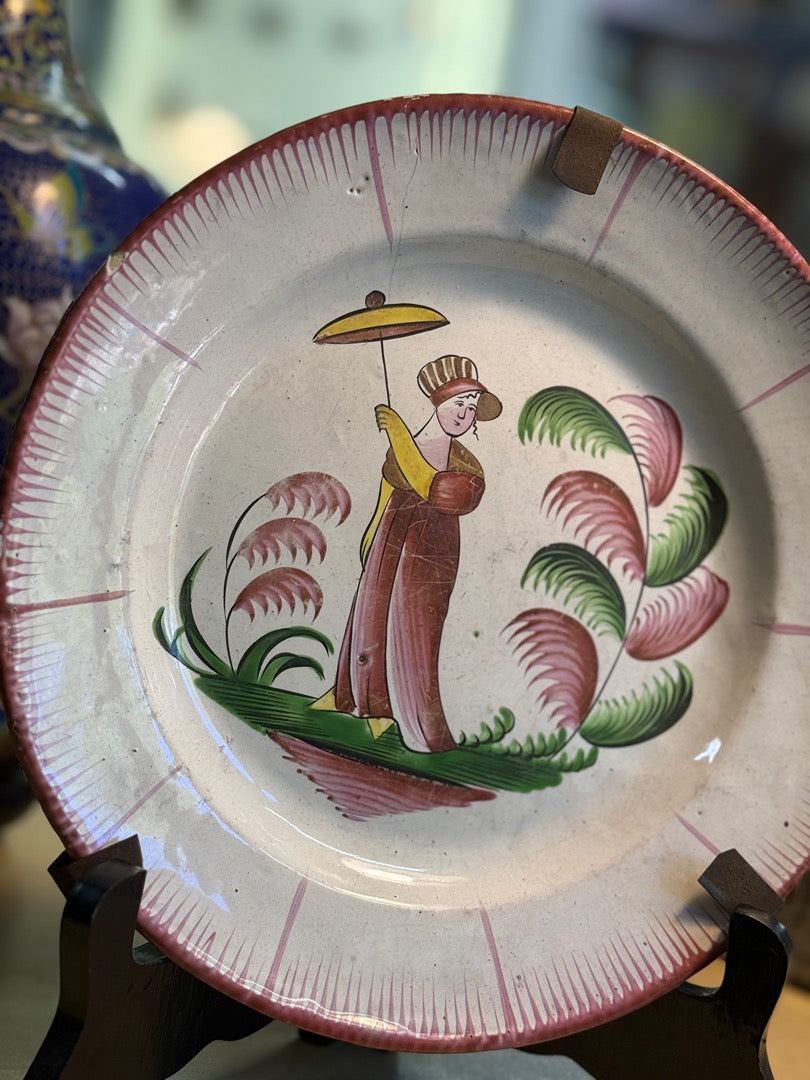 Assiette en faïence – Nevers – Céramique – Dame au parasol