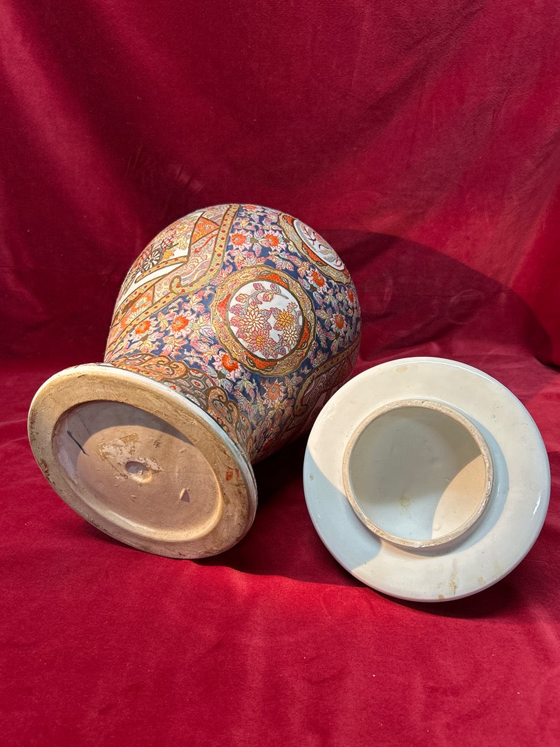 Grande potiche couverte style imari