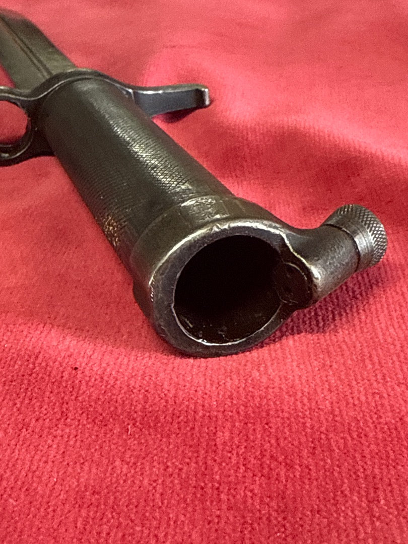 Baïonnette – Ancien couteau militaire avec fourreau