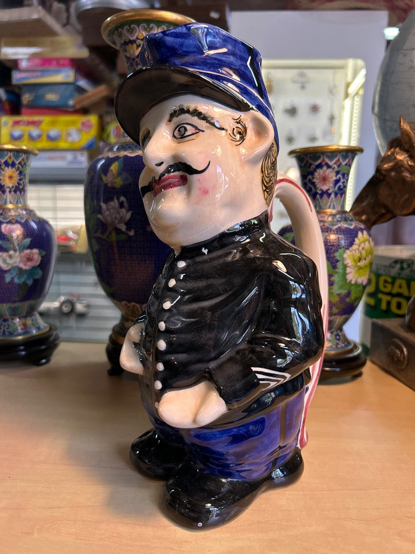 Pichet Barbotine Gendarme Vintage Céramique