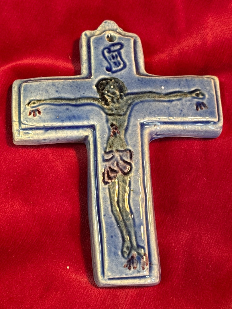 Croix murale – Abbaye du Bec – Décoration – Céramique bleue